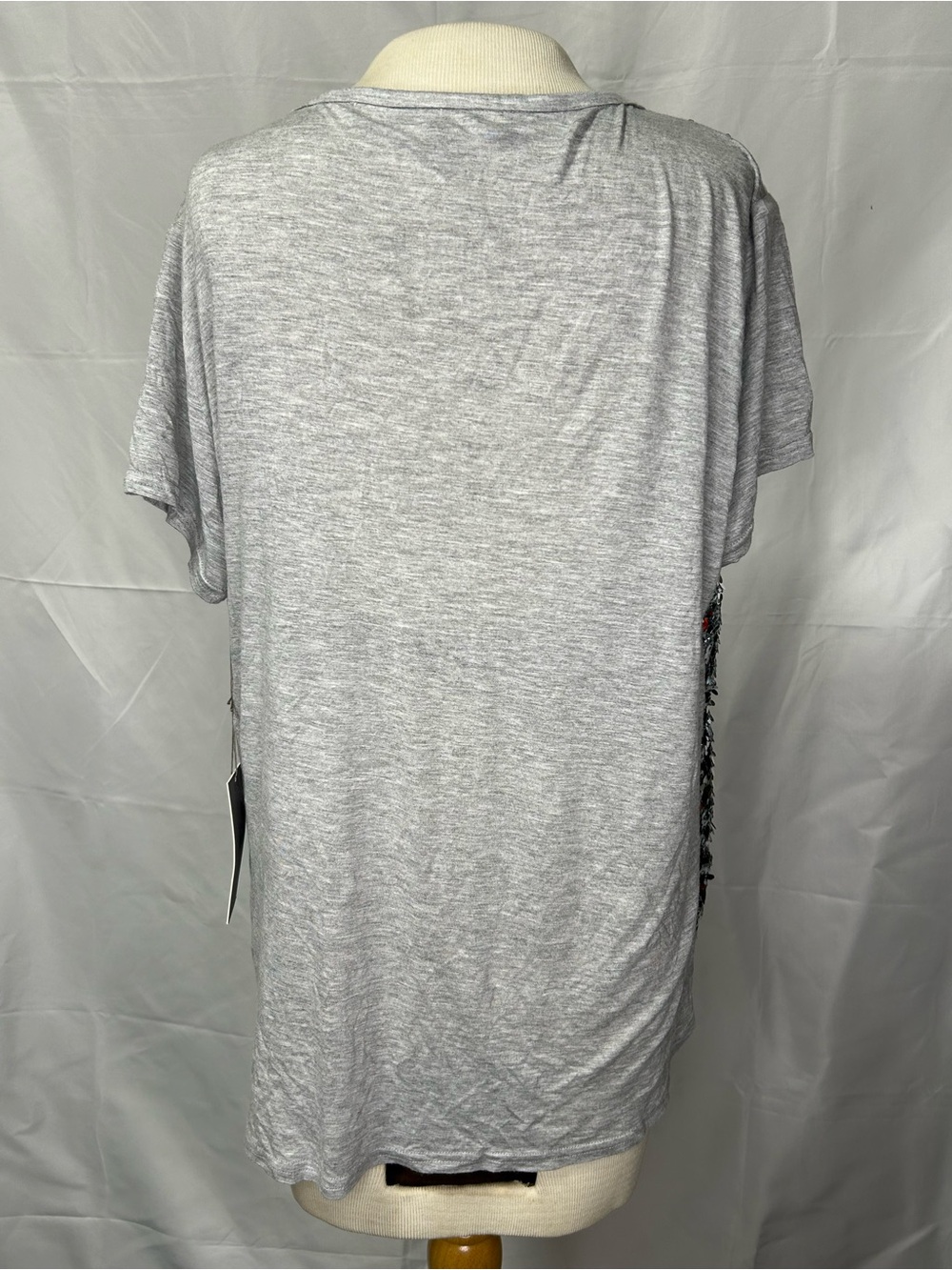 Jennifer Lopez XL Silver Sequin Front Gray Short Sleeve Top NWT - Picture 3 of 11